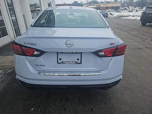 2023 Nissan Altima SR FWD