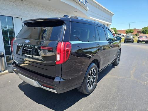 Black Metallic 2025 Ford Expedition Platinum