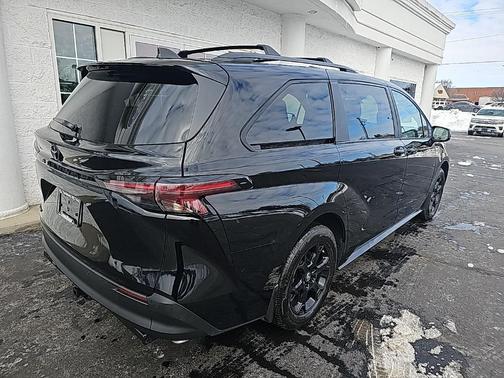 2025 Toyota Sienna 