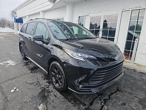 2025 Toyota Sienna 