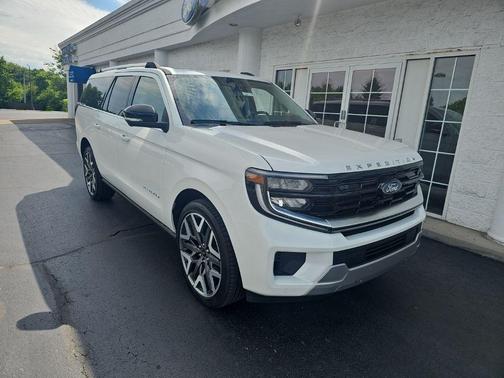 Star White Metallic Tri-Coat 2026 Ford Expedition Max Platinum