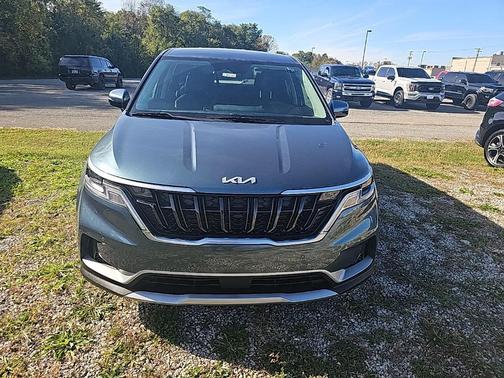 2024 Kia Carnival EX