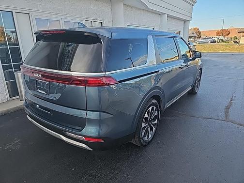 2024 Kia Carnival EX