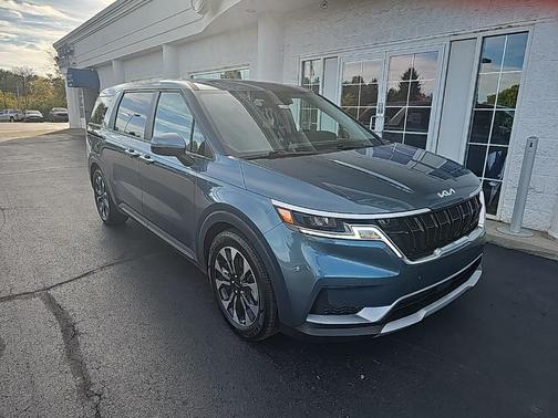 2024 Kia Carnival EX