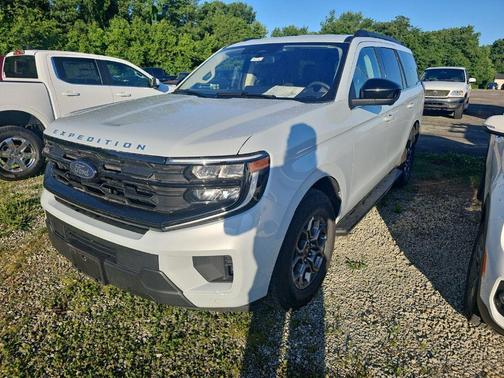 Silver Metallic 2025 Ford Expedition Active