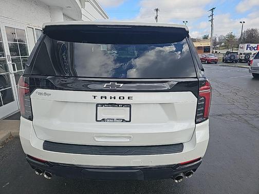Iridescent Pearl Tricoat 2025 Chevrolet Tahoe 4WD Z71
