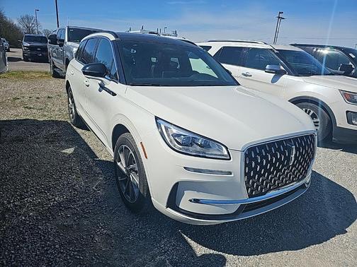 White Metallic 2025 Lincoln Corsair Grand Touring