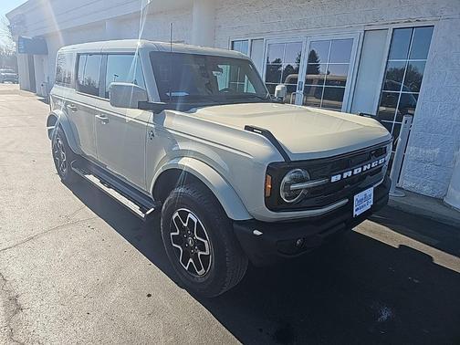 2025 Ford Bronco Outer Banks