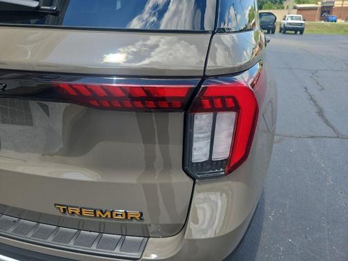 Marsh Gray 2026 Ford Explorer Tremor