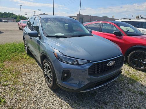 Vapor Blue Metallic 2025 Ford Escape PHEV SE