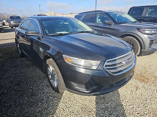 2015 Ford Taurus SE