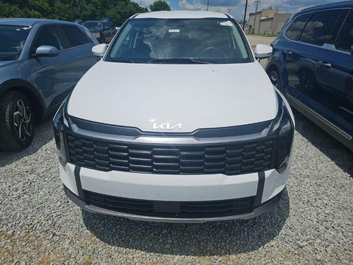 Glacial White Pearl 2026 Kia Sportage LX