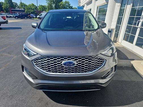 Carbonized Gray Metallic 2023 Ford Edge SEL