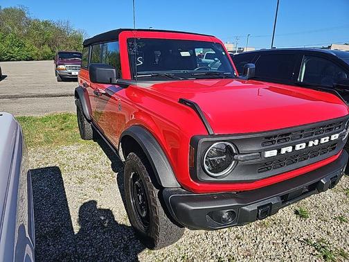 Race Red 2023 Ford Bronco Black Diamond