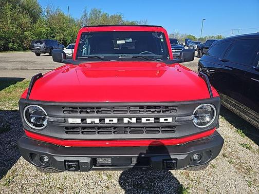Race Red 2023 Ford Bronco Black Diamond