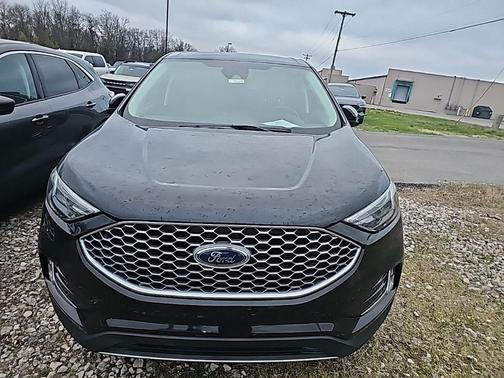 Agate Black Metallic 2023 Ford Edge SEL