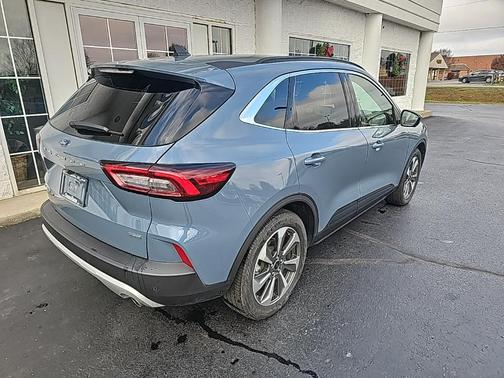 2025 Ford Escape Platinum