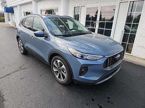 2025 Ford Escape Platinum