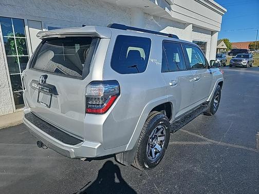 2024 Toyota 4Runner TRD Off Road