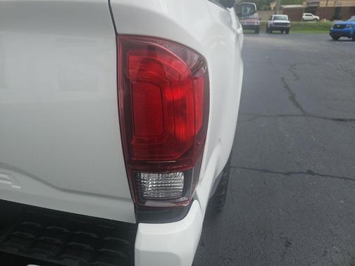 Super White 2018 Toyota Tacoma SR