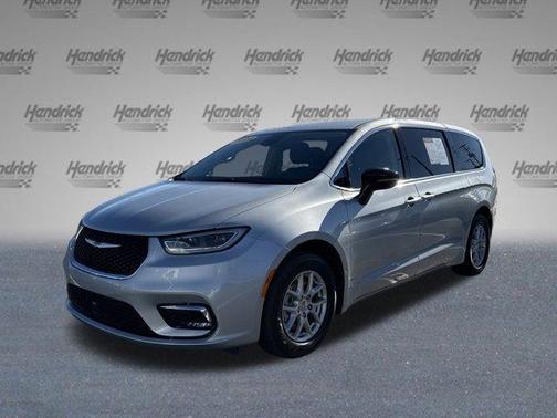 2024 Chrysler Pacifica Touring-L
