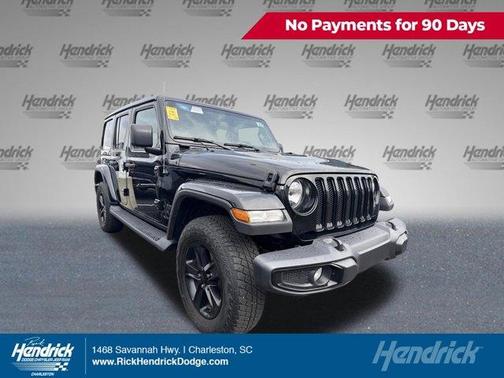 Black Clearcoat 2023 Jeep Wrangler Sahara