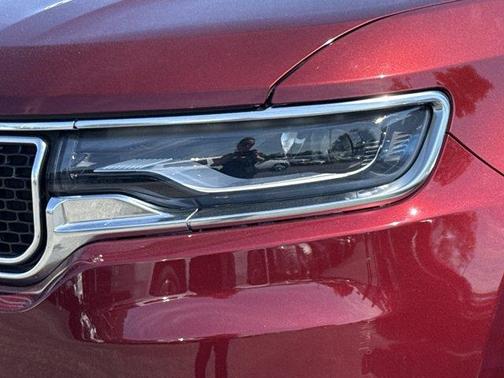 Velvet Red Pearlcoat 2022 Jeep Wagoneer Series II