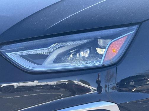 2022 Audi A4 45 S line quattro Premium