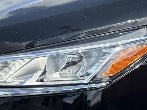 Super Black 2021 Nissan Kicks S