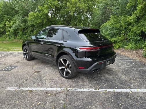 2023 Porsche Macan Base
