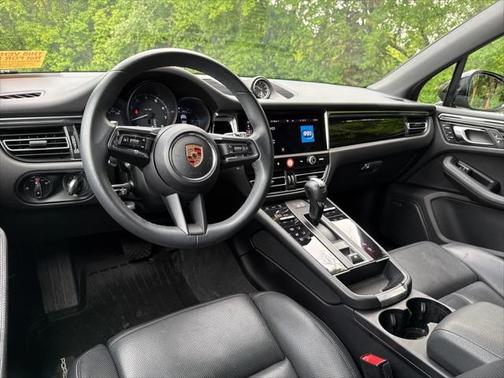 2023 Porsche Macan Base