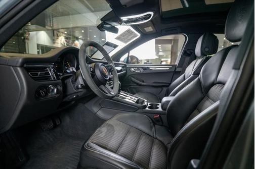 2024 Porsche Macan Base