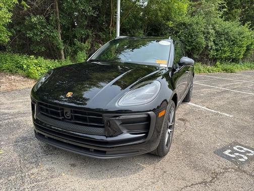 2025 Porsche Macan Base