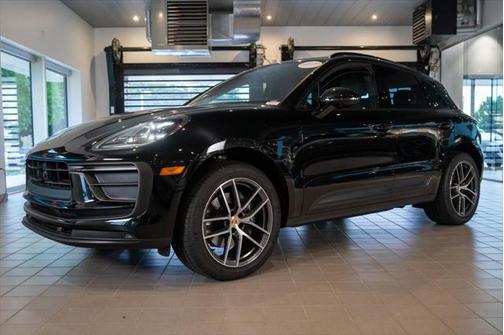 2025 Porsche Macan Base