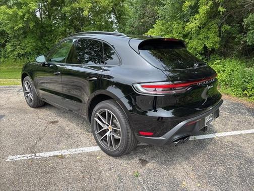 2025 Porsche Macan Base