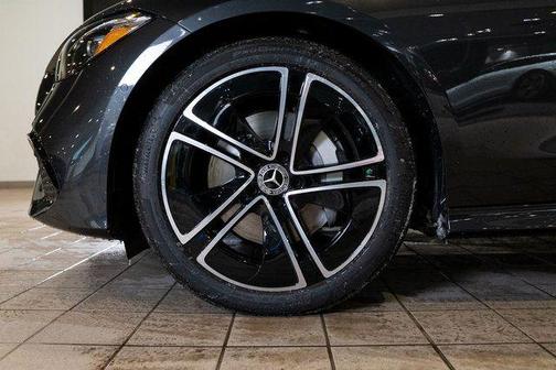 Graphite Gray Metallic 2026 Mercedes-Benz CLE 300 Base 4MATIC