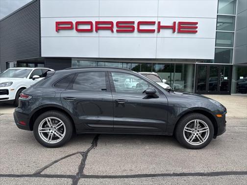 2025 Porsche Macan Base