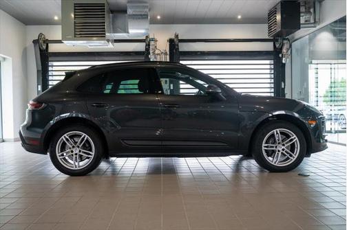 2025 Porsche Macan Base