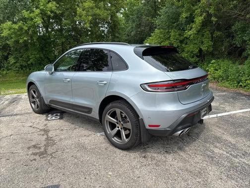 2022 Porsche Macan Base