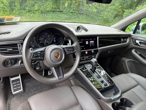 2022 Porsche Macan Base