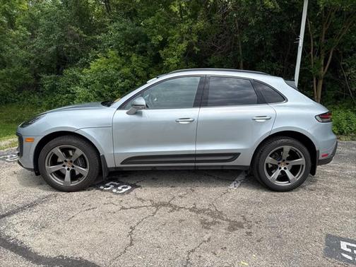 2022 Porsche Macan Base