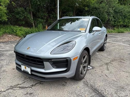 2022 Porsche Macan Base