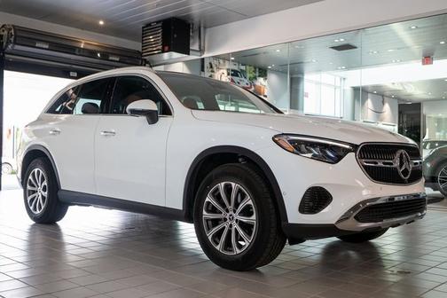 2025 Mercedes-Benz GLC 300