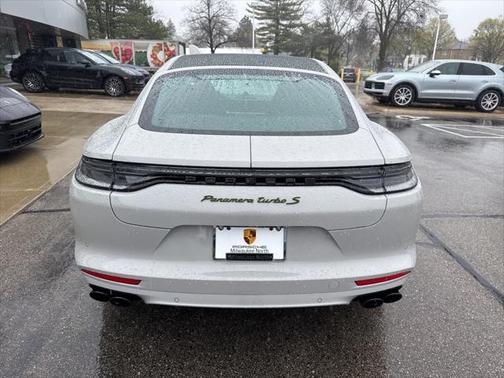 2022 Porsche Panamera E-Hybrid Turbo S