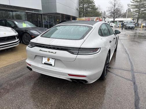 2022 Porsche Panamera E-Hybrid Turbo S