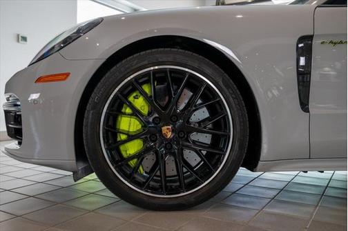 2022 Porsche Panamera E-Hybrid Turbo S