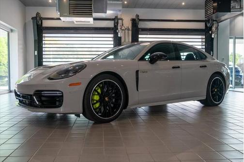 2022 Porsche Panamera E-Hybrid Turbo S