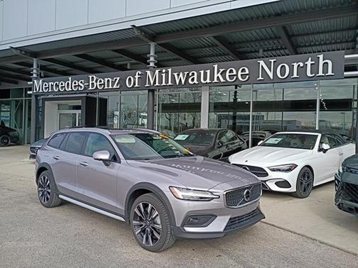 2026 Volvo V60 Cross Country B5 Ultra