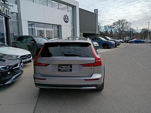 2026 Volvo V60 Cross Country B5 Ultra