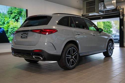 2025 Mercedes-Benz GLC 300 4MATIC